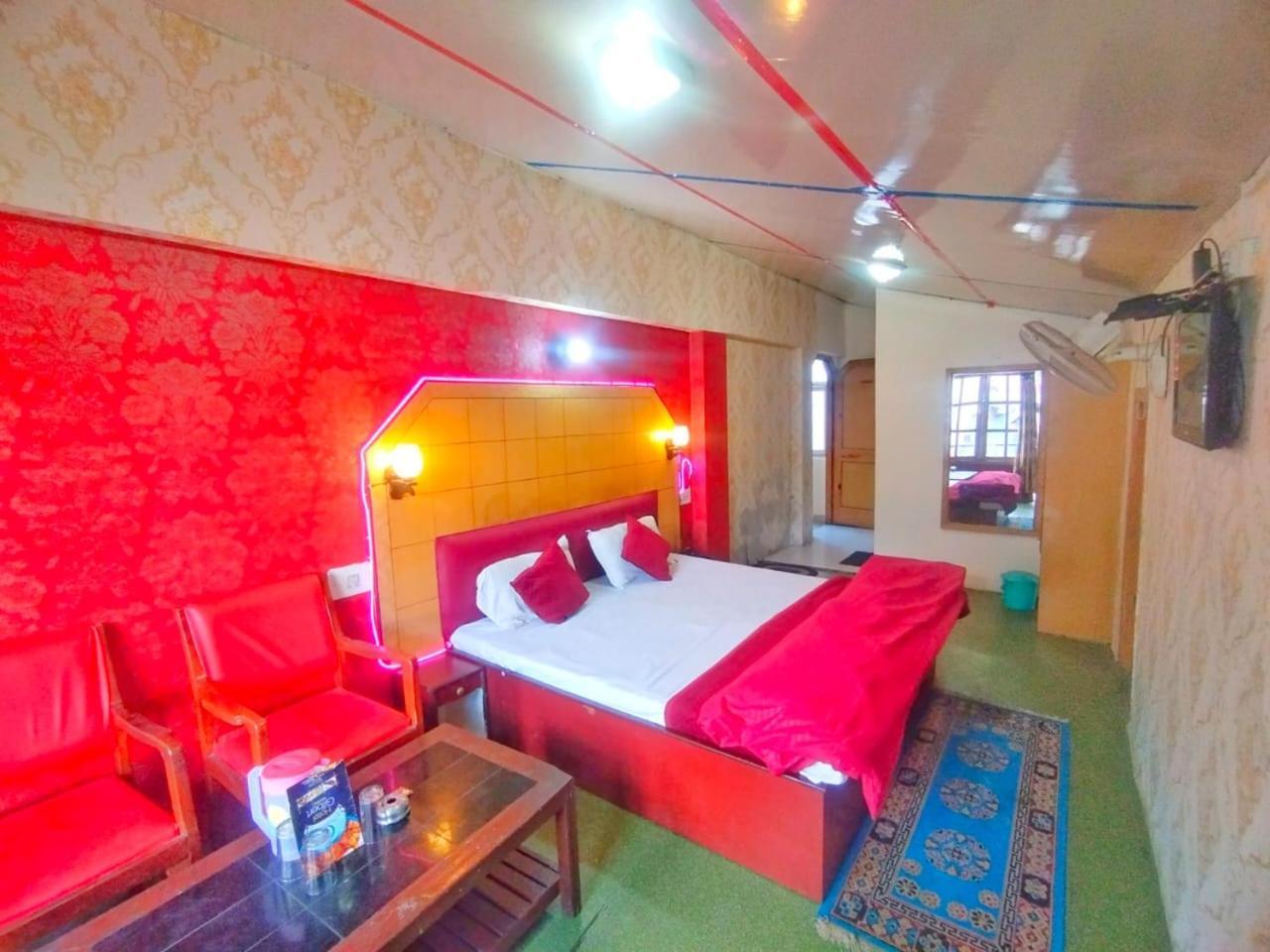 מנאלי Hotel Gilbert Mountain View מראה חיצוני תמונה