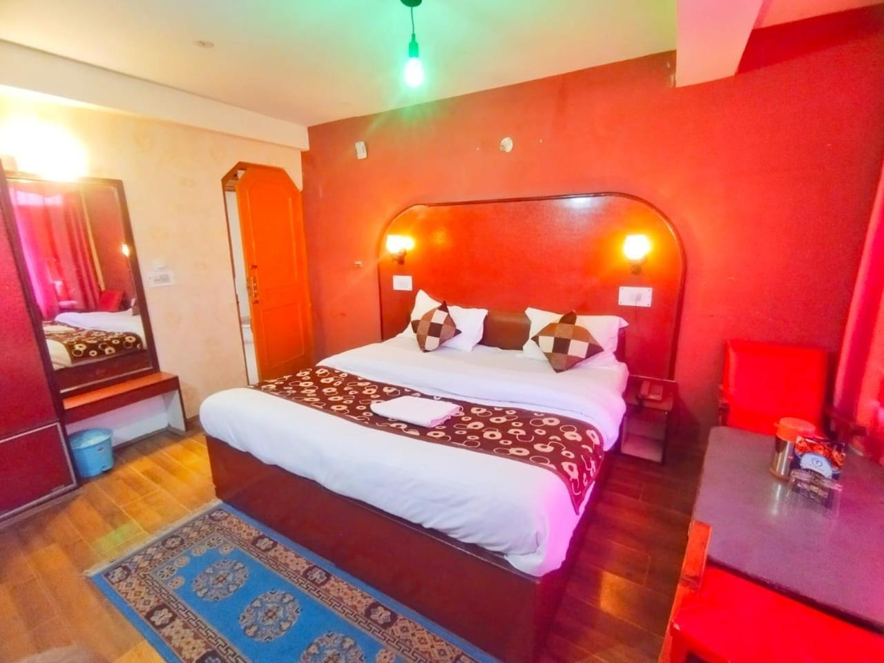 מנאלי Hotel Gilbert Mountain View מראה חיצוני תמונה