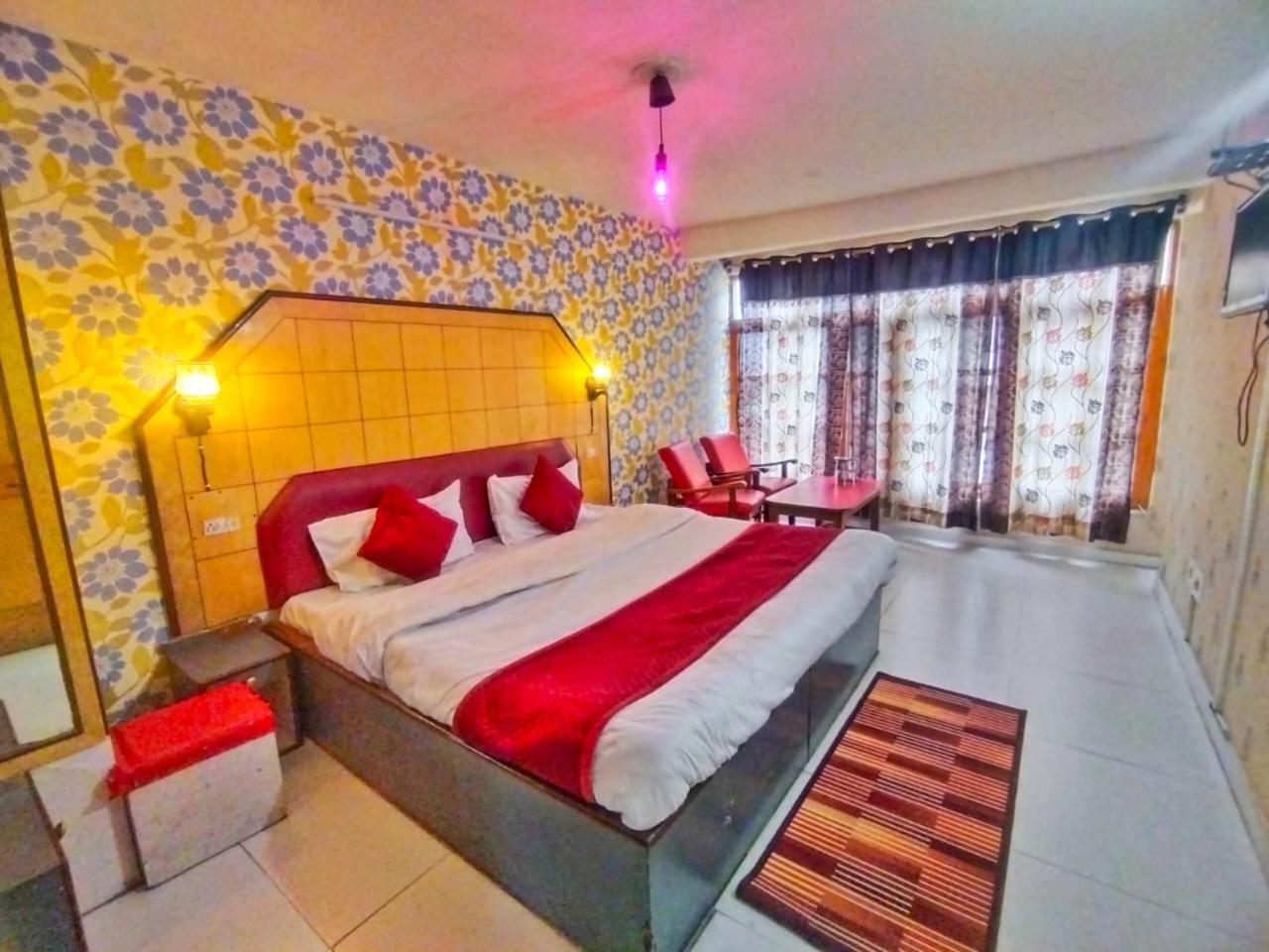 מנאלי Hotel Gilbert Mountain View מראה חיצוני תמונה